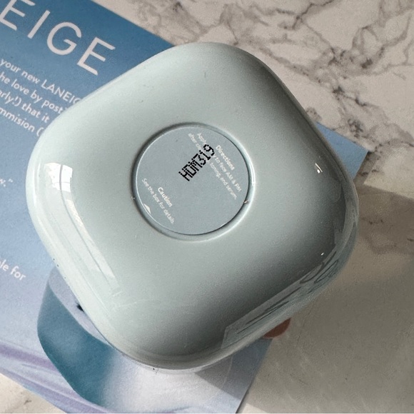 Laneige WATER BANK BLUE HYALURONIC GEL MOISTURIZER - combination skin - Picture 8 of 14